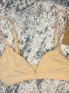 SKIMS Fits Everybody Triangle Bralette NWT